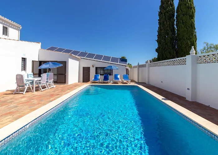 Villa 4 Bed Villa, Pool & Tennis Court In *