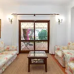 4 Bed Villa, Pool & Tennis Court In 卡武埃鲁