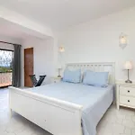 4 Bed Villa, Pool & Tennis Court In فيلة كارفويرو