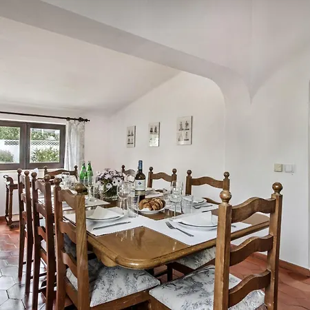וילה 4 Bed Villa, Pool & Tennis Court In