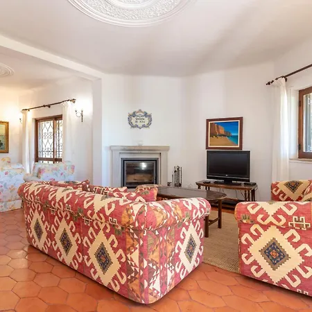 וילה 4 Bed Villa, Pool & Tennis Court In
