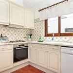 4 Bed Villa, Pool & Tennis Court In Καρβοέιρο