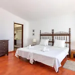 4 Bed Villa, Pool & Tennis Court In *