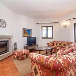 4 Bed Villa, Pool & Tennis Court In