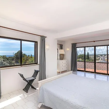 4 Bed Villa, Pool & Tennis Court In Villa